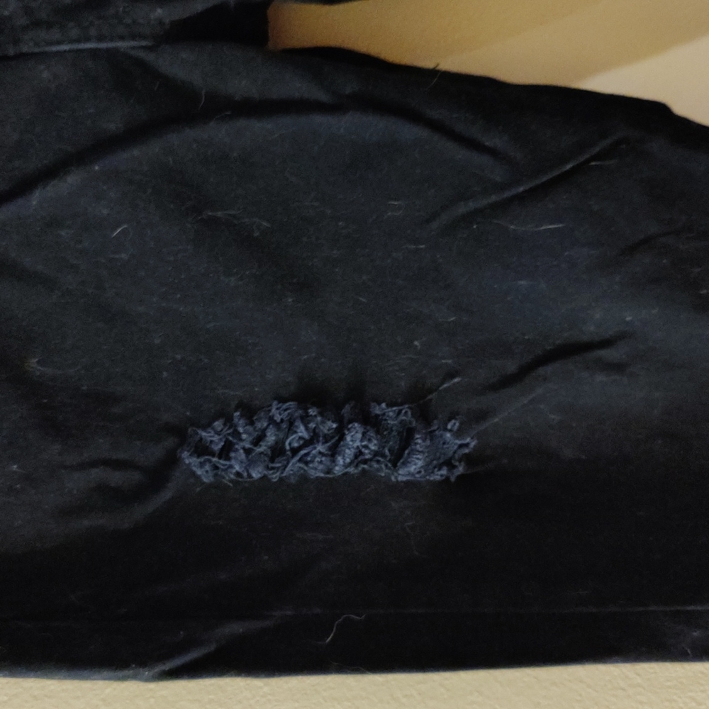 Reign Black Capris - Picture 3 of 9